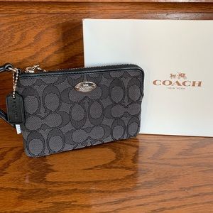 NWT Coach Signature Corner Zip Wristlet